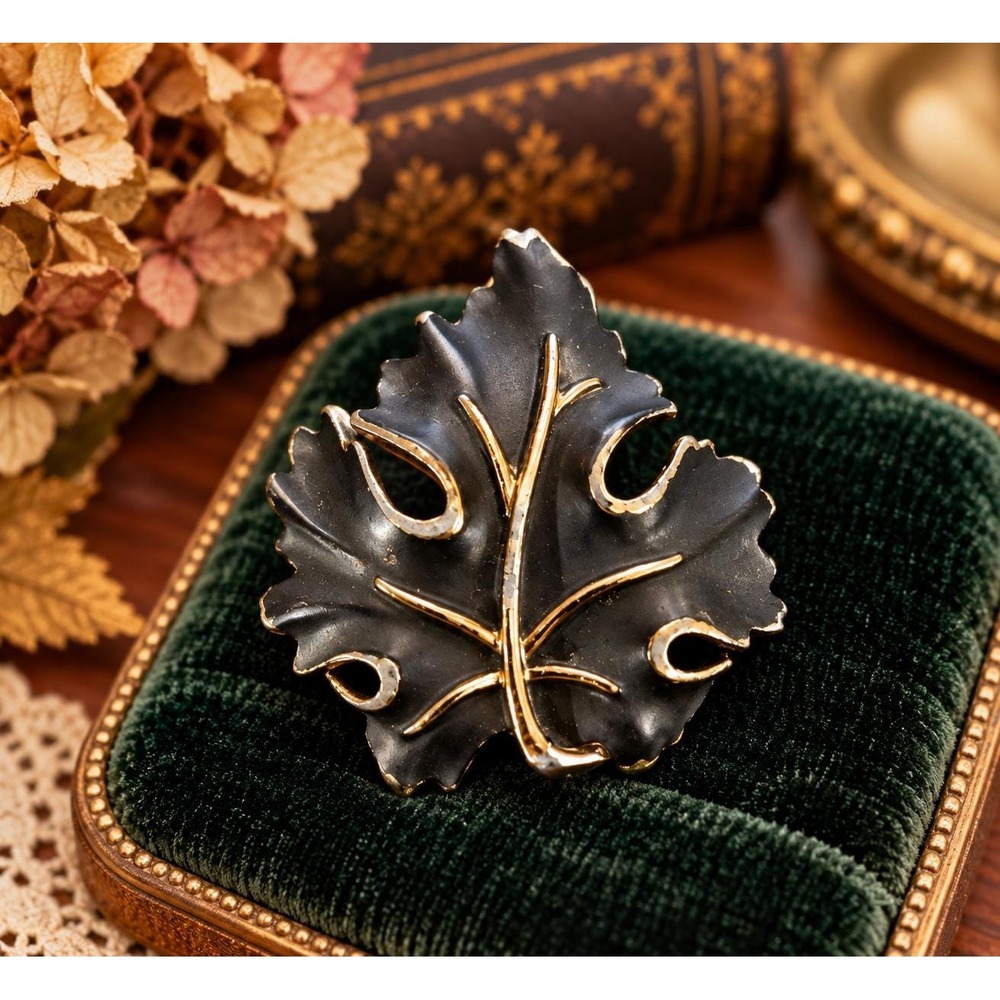 Vintage Black Gold Tone Maple Leaf Brooch Openwork Fall Leaf Pin Botanical